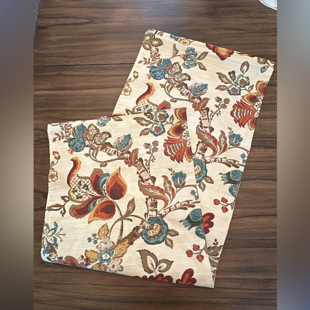 Beautiful Table Runner | 90” | Textured Fabric NEW Condition